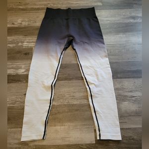 Zyia Active Ombre Performance Hi Rise 7/8. Size Medium.  White/black​